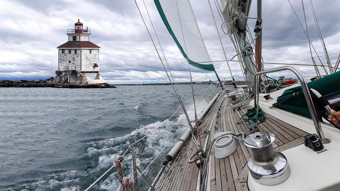 Lake-Superior-Sailing-Feature