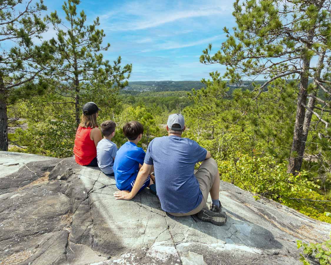 family-hiking-in-Kivi-Park-in-Sudbury