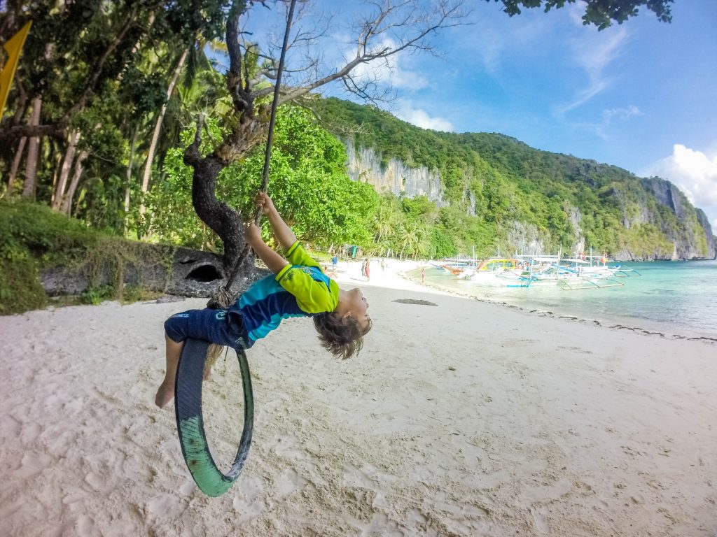 fun-beaches-el-nido-philippines